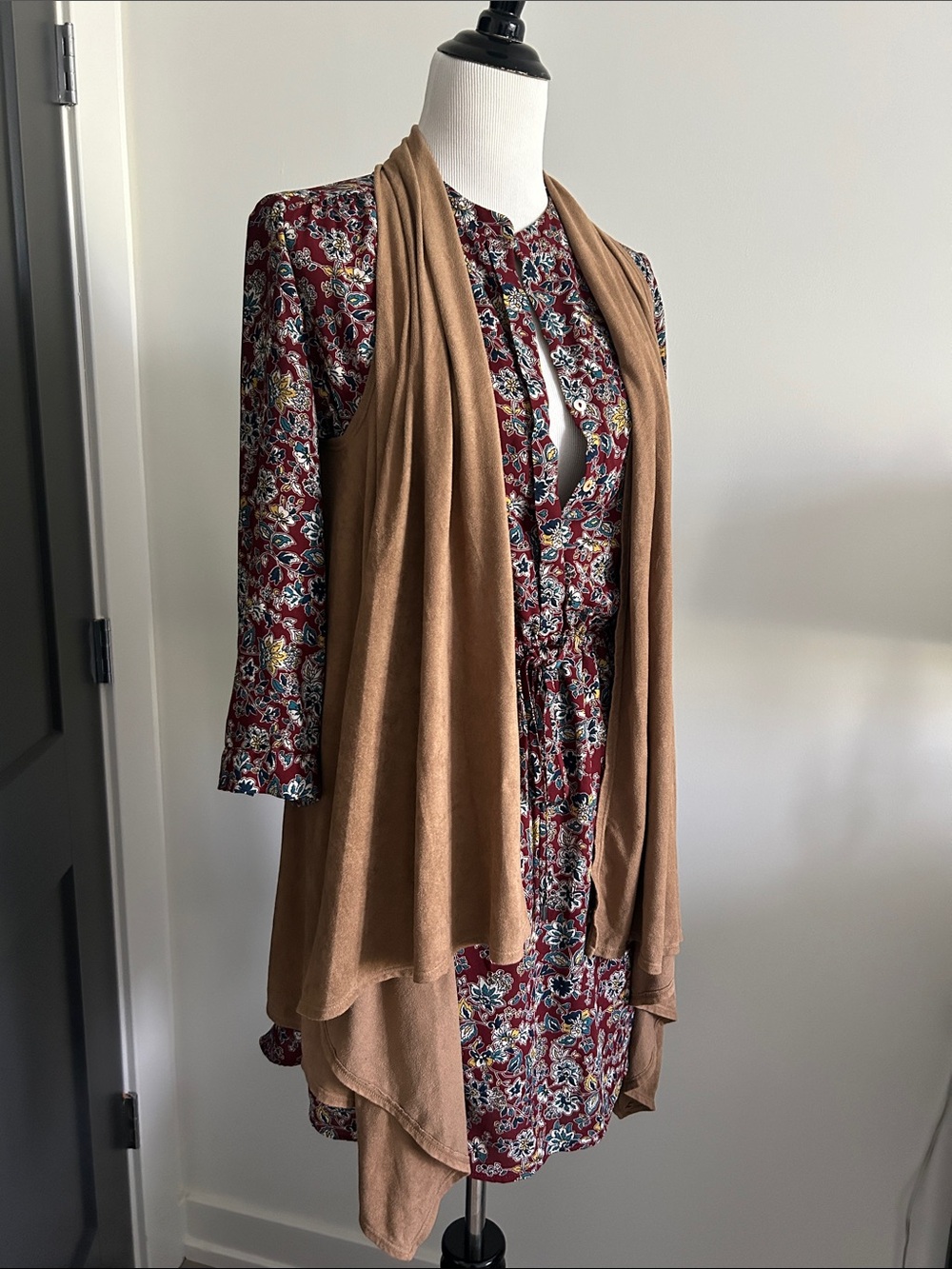 Max Studio S Tan velvety soft vintage vibe 70s flair boho flowy vest